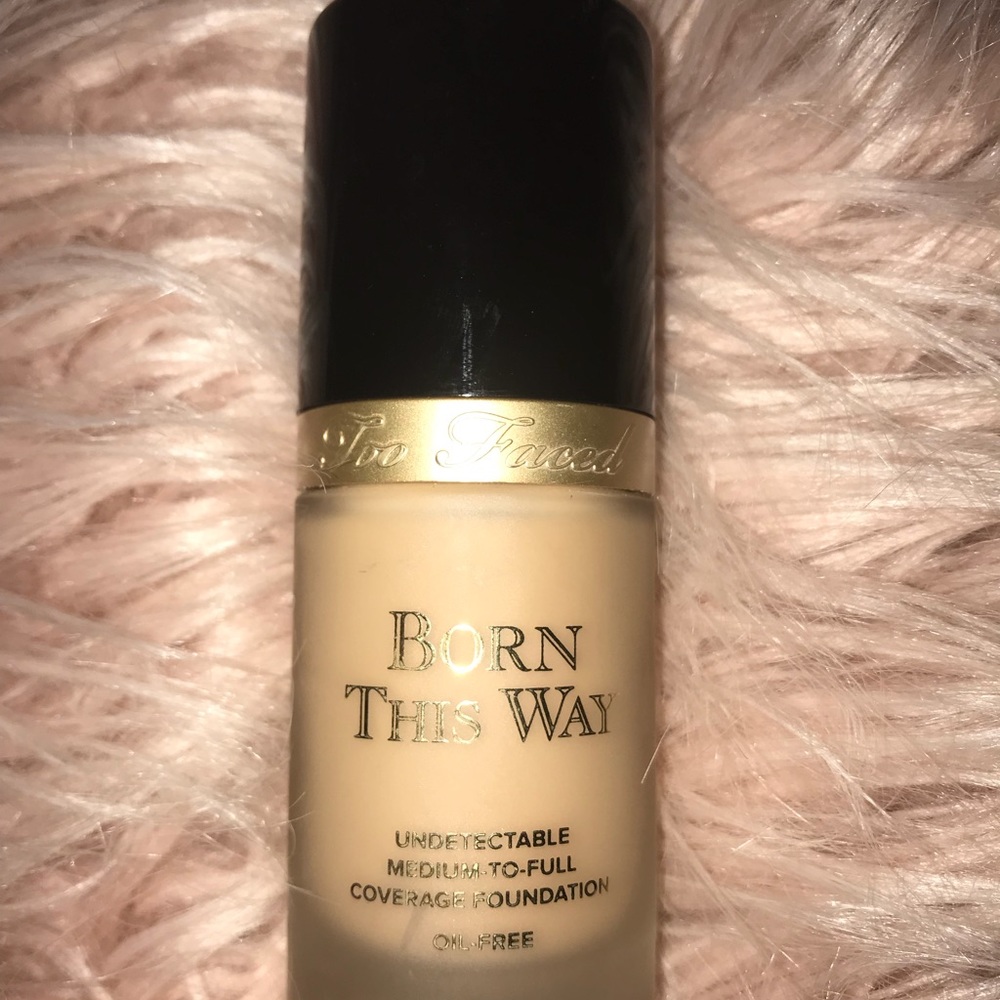 Too Faced Foundation Born This Way Beige